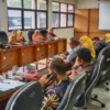 Pemkab Karawang Gantung Status Bidan dan Dokter PTT