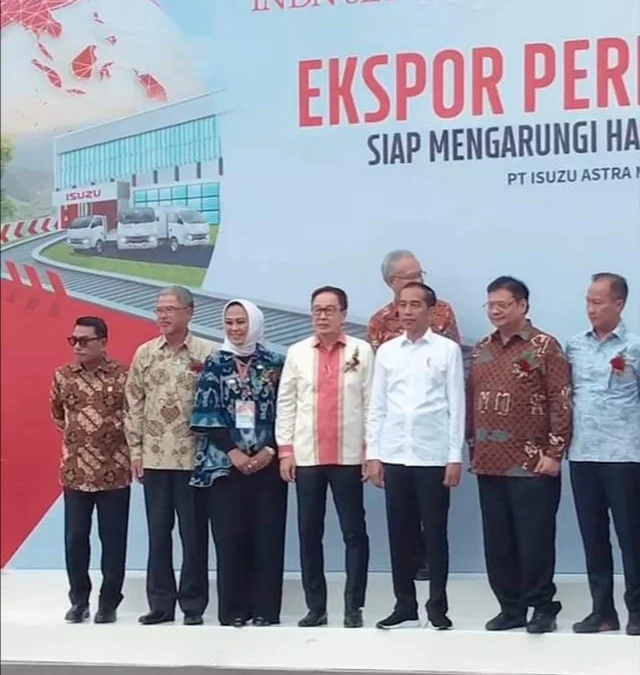 Cellica Dampingi Jokowi Lepas Ekspor Isuzu Traga