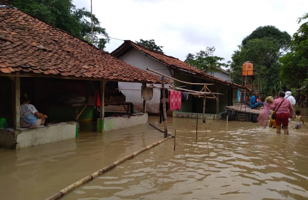 Banjir Datang! Enam Kecamatan di Karawang Terkepung Air