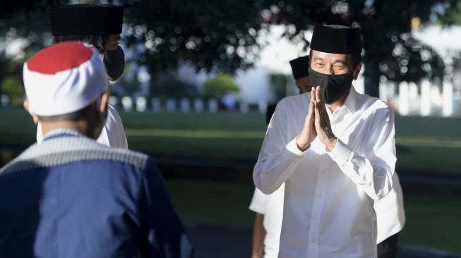 Selamat Ulang Tahun Pak Jokowi, Angkatlah Honorer K2 jadi PNS