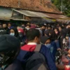 Polisi Bubarkan Kerumunan Pelamar Kerja