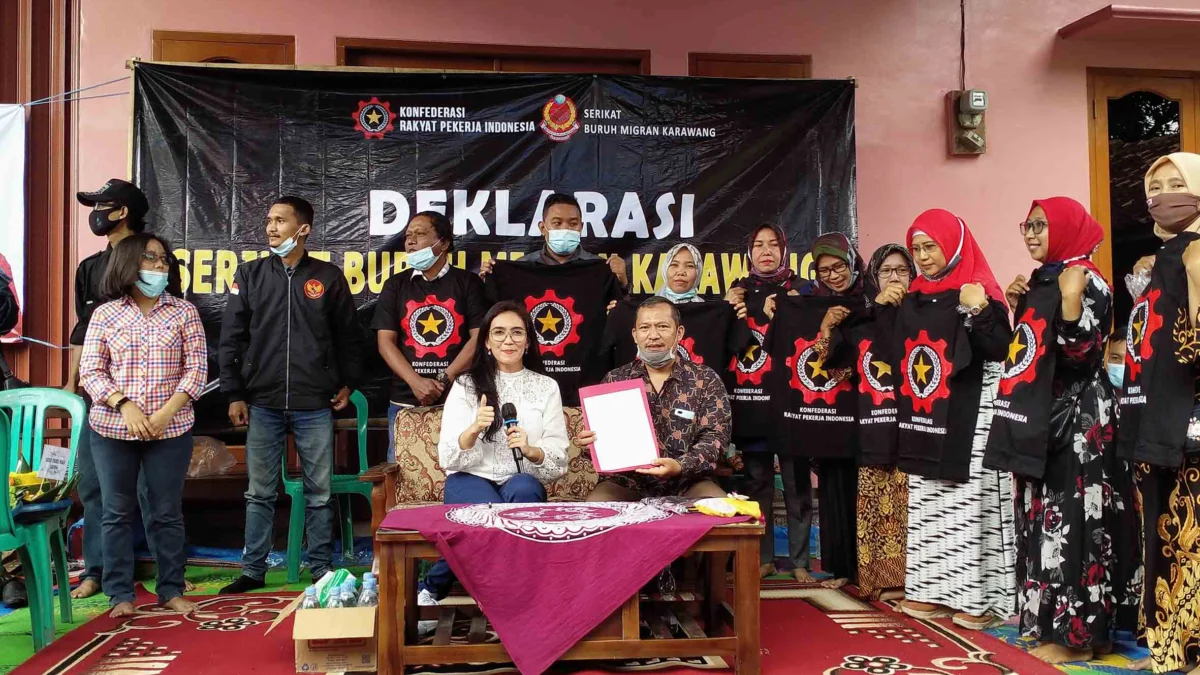 DEKLARASI : Serikat Buruh Migran Kabupaten Karawang, deklarasi gabung Konfederasi Rakyat Pekerja Indonesia (KPRI). Sabtu, (19/12/020) di Kecamatan Cilamaya Kulon.