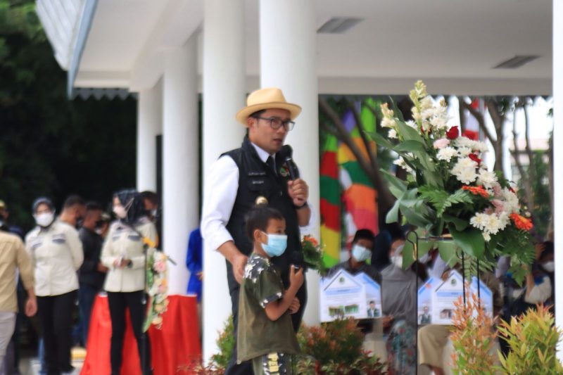 Pimpin Rapat Covid-19 di Kantor Wali Kota Bekasi, Ridwan Kamil Tiga Arahan ke Kepala Daerah