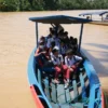 Ridwan Kamil Berikan Perahu untuk Antar Siswa Seberangi Sungai Berhabitat Buaya