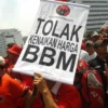 PDI-P Minta Jokowi Tolak Kenaikan BBM