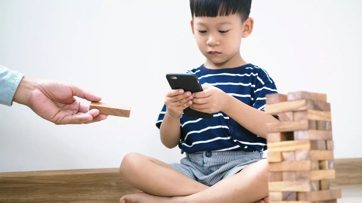 Jika Anak Berlebihan Menggunakan Gadget Akan Mengganggu Psikolog Anak Hingga Berdampak Screen Addict