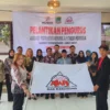 Pengurus Asosiasi Instruktur Aerobic dan Fitnes Indonesia (ASIAFI) Kabupaten Karawang periode 2023-2027 resmi dilantik pada Minggu, (22/10) siang.