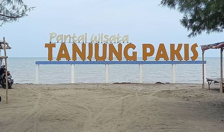Liburan di Pantai Tanjung Pakis, Pantai Paling Indah di Karawang
