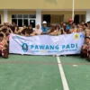 PLN UP3 Karawang bersama Tim dari PLN ULP Kosambi melakukan sosialisasi Keselamatan Ketenagalistrikan di Madrasah Tsanawiyah Al-Istiqlal Dusun Cirejag, Desa Cibalongsari, Kecamatan Klari