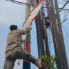 Jalan Utama di Kabupaten Bekasi Mulai Dibersihkan dari Spanduk Caleg