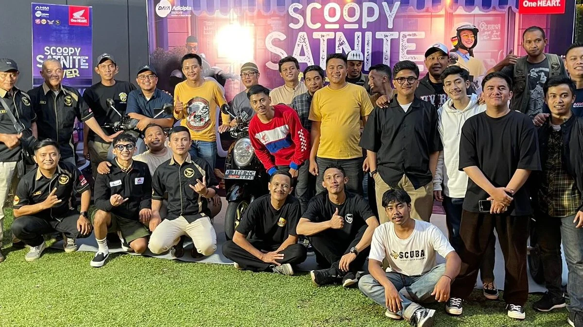 Komunitas Honda Scoopy kumpul Bareng Komunitas Honda Scoopy di Acara Scoopy Satnite Fever. Seru banget acaranya.