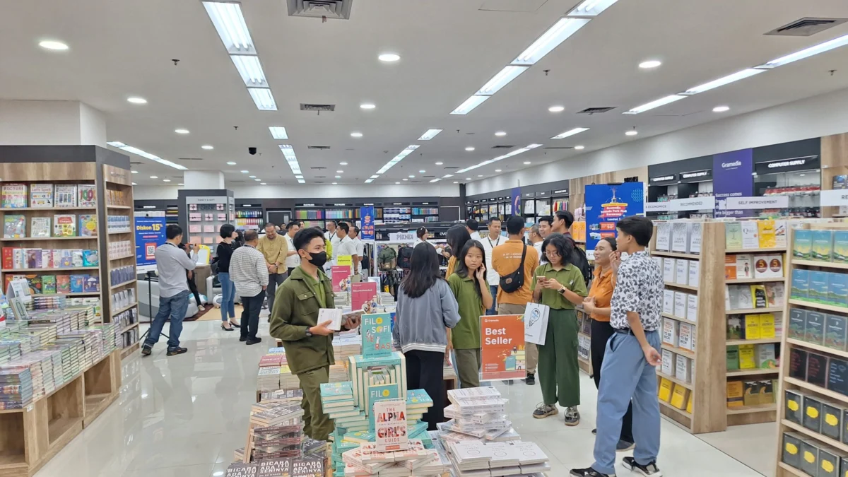 Buka Outlet Terbaru di Resinda Park Mall, Gramedia Siap Ajak Penduduk Karawang Menggali Kecakapan Membaca dan Literasi