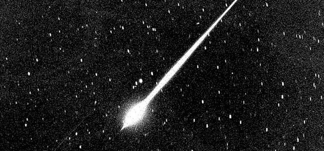 Hujan Meteor dan Komet Raksasa Sedang Menuju Bumi