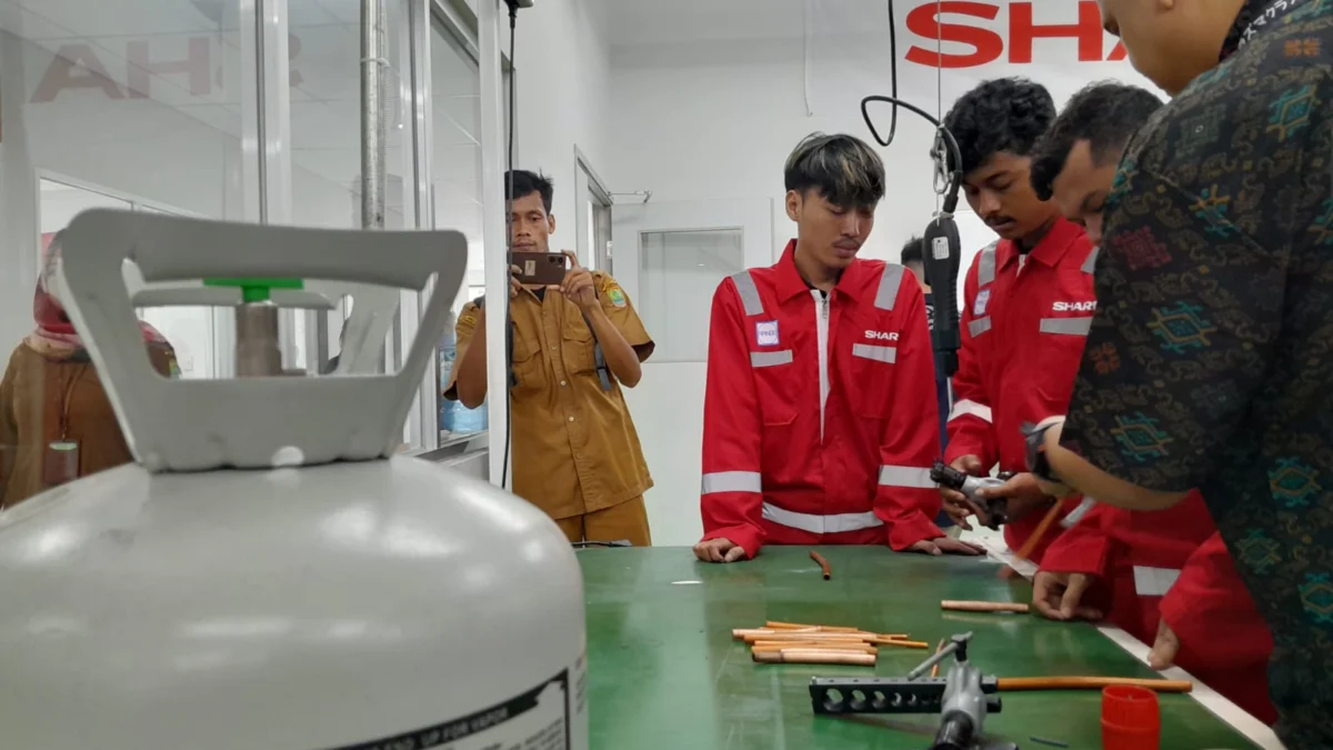 Sharp Electronics Indonesia Gelar Pelatihan Teknisi AC