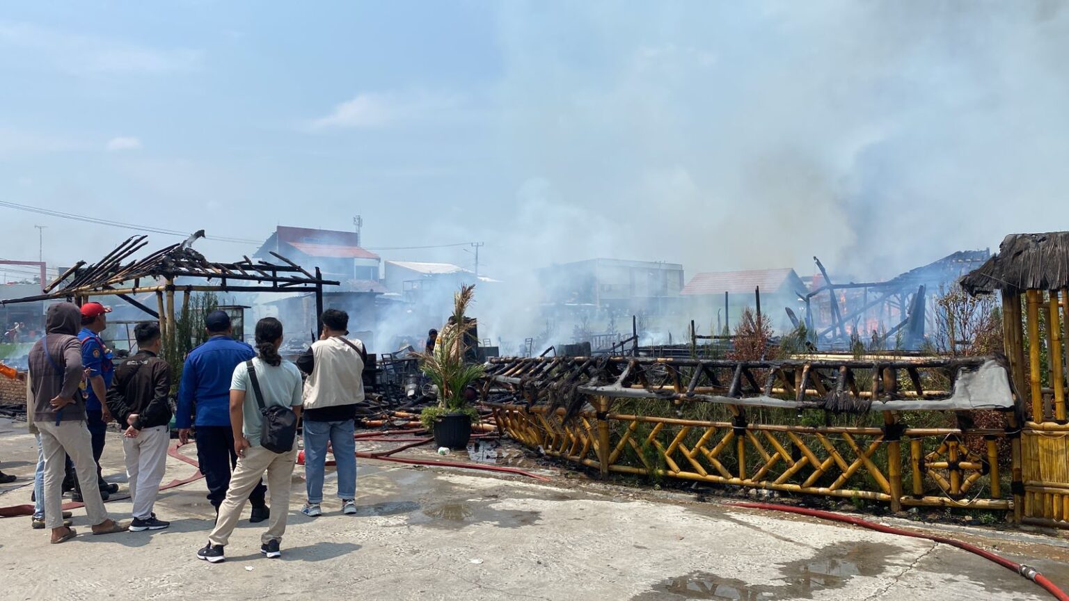 Begini Penampakan Rumah Makan Saung Kabogoh Karawang Setelah Terbakar
