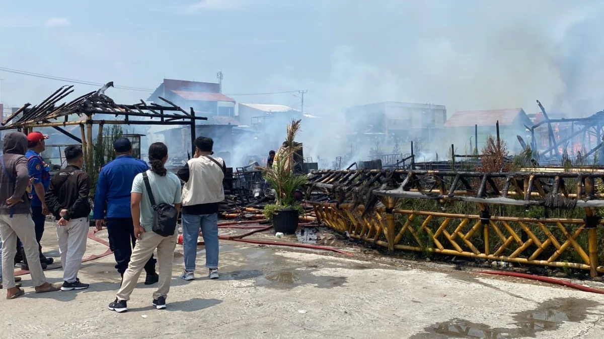 Begini Penampakan Rumah Makan Saung Kabogoh Karawang Setelah Terbakar, Tinggal Puing
