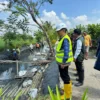 Cegah Banjir di Musim Hujan, Pemkab Bekasi Realisasikan Program Padat Karya. Simak informasi selengkapnya di sini.