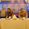 PT Pertamina Patra Niaga Regional Jawa Bagian Barat (JBB) dan Kepolisian Daerah (Polda) Jawa Barat tandatangani Perjanjian Kerjasama Penyediaan Bahan Bakar Minyak dan Pelumas di Lingkungan Polda Jawa Barat