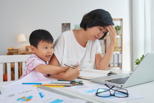5 Cara Mengatur waktu Kerja dan waktu Anak Bagi Para Ibu Karier