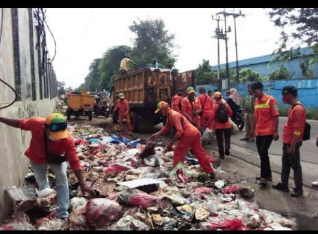 Teror Sampah di Kabupaten Bekasi,DPRD Minta Dinas Lingkungan Hidup Tingkatkan Layanan Angkutan Sampah