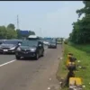 Jalan arteri Karawang dan Tol Jakarta-Cikampek Mulai Terlihat Padat
